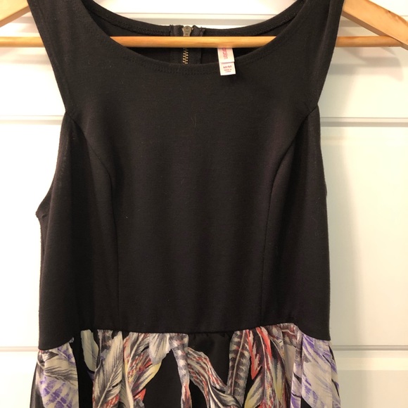 High -Lo Floral Dress Size M - Picture 4 of 4